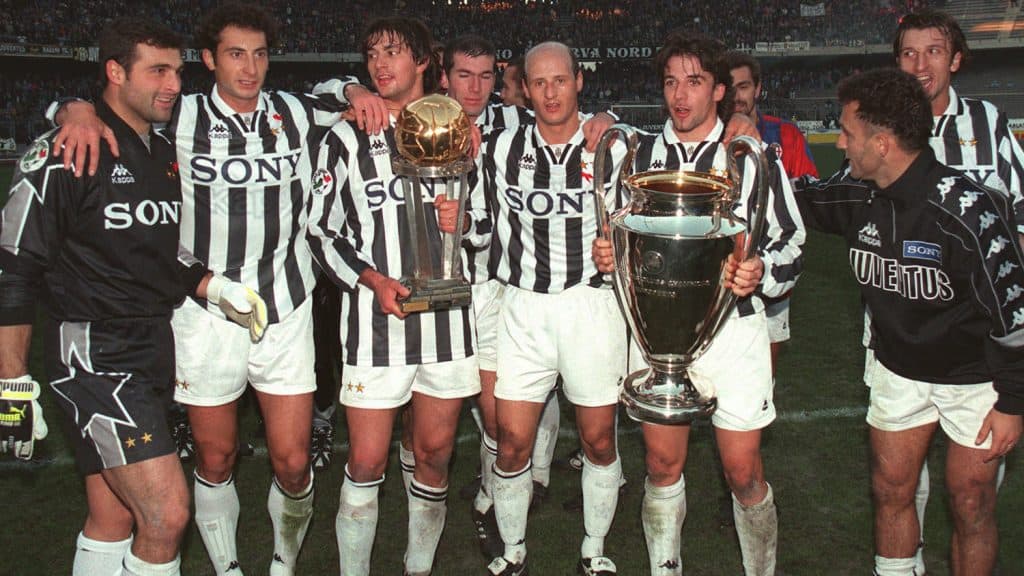 Juventus_FC_-_1996_-_Champions_League_e_Intercontinentale[1]