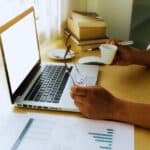 Hvornår er et opslag ulovligt? Finansiel regulering på SoMe.